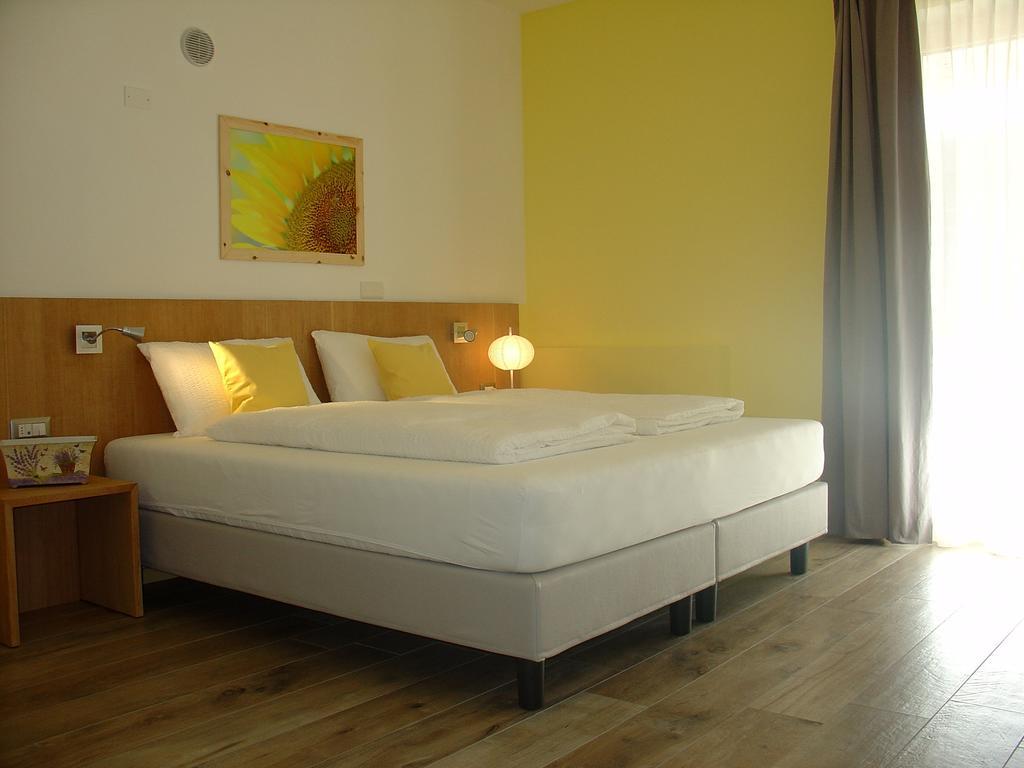 Agriturismo Girasole Fai della Paganella Rum bild