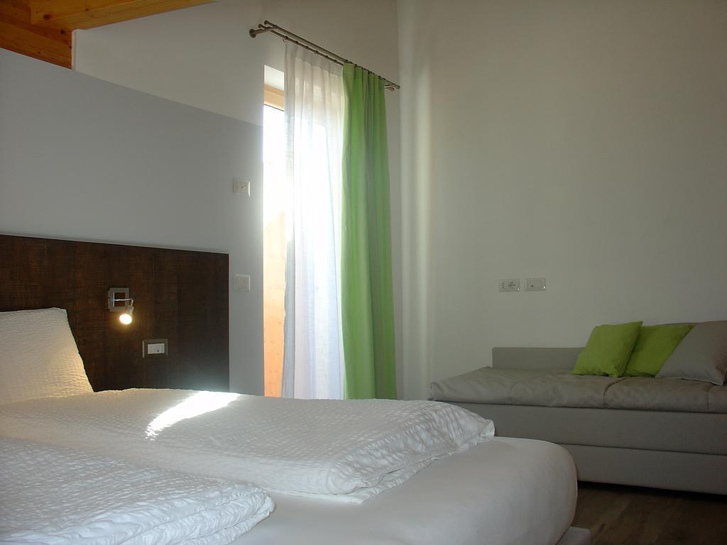 Agriturismo Girasole Fai della Paganella Rum bild